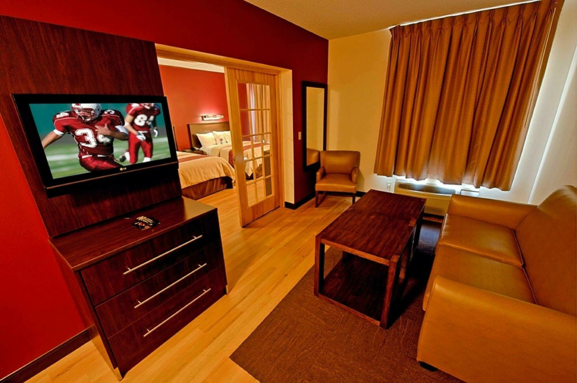 Red Roof Plus Long Island - Garden City Westbury Exteriér fotografie